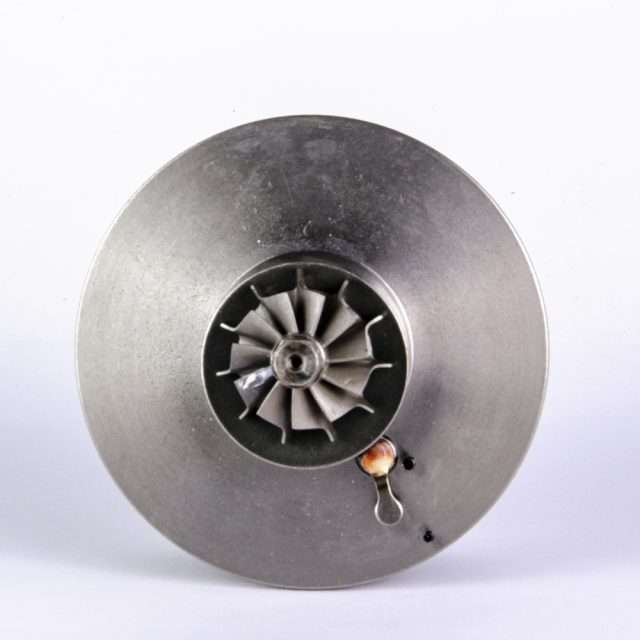 GT1541V Turbo Cartridge 700960 700960-0011 703889-0037 703889-0020 703889-0005 045145701A 045145701D 045145701E 045145701EV405 045145701EV500 Turbo Core Turbocharger CHRA Turbine Cartridge
